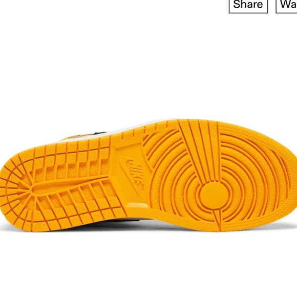 Jordan 1 Retro High OG ‘Yellow Toe’ - Picture 3 of 11